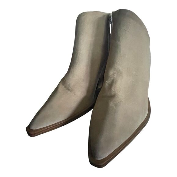 Vince Camuto Grendan Western Bootie Tan Suede With Block Heel  Size 10 FLAW***** - Picture 3 of 7